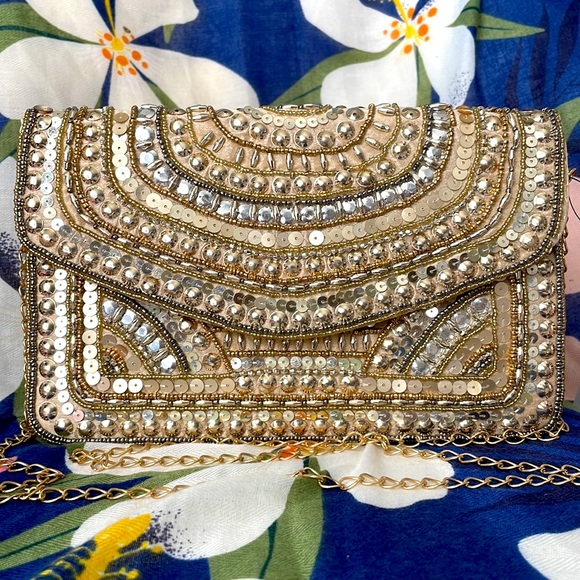 Brand New Lulu Handcrafted Gold Tone Beaded Flap Clutch Chain Crossbody Purse - Picture 2 of 12